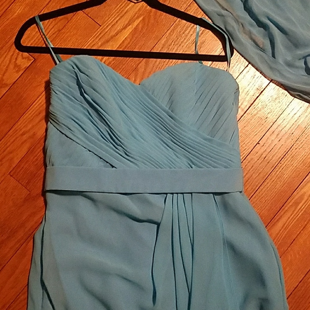 Gown - Picture 2 of 3